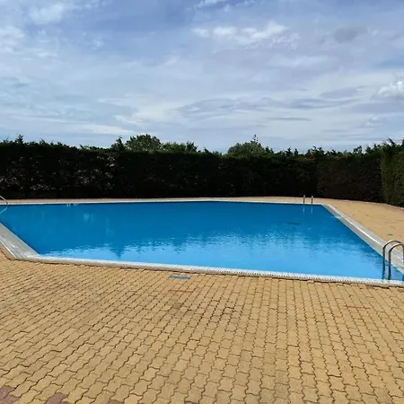 Апартаменти Au Village Naturiste